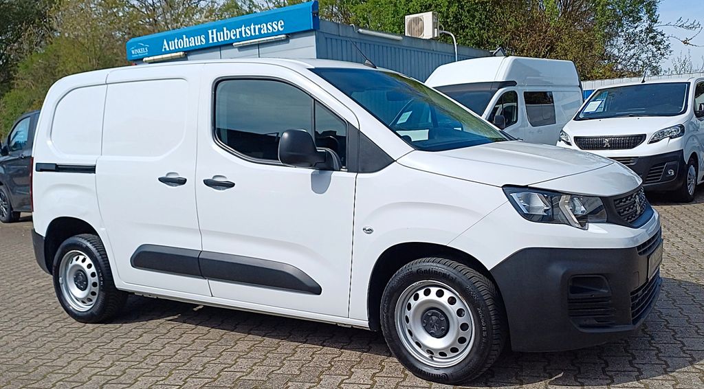Peugeot Partner 104.000 km 9.480 &euro; Essen 45307
