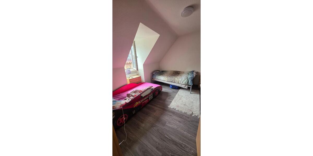 Dachgeschoßwohnung Gelsenkirchen Ückendorf - 2.5 Zimmer, 70 m&sup2;, 550&euro; | Angebot:25942472