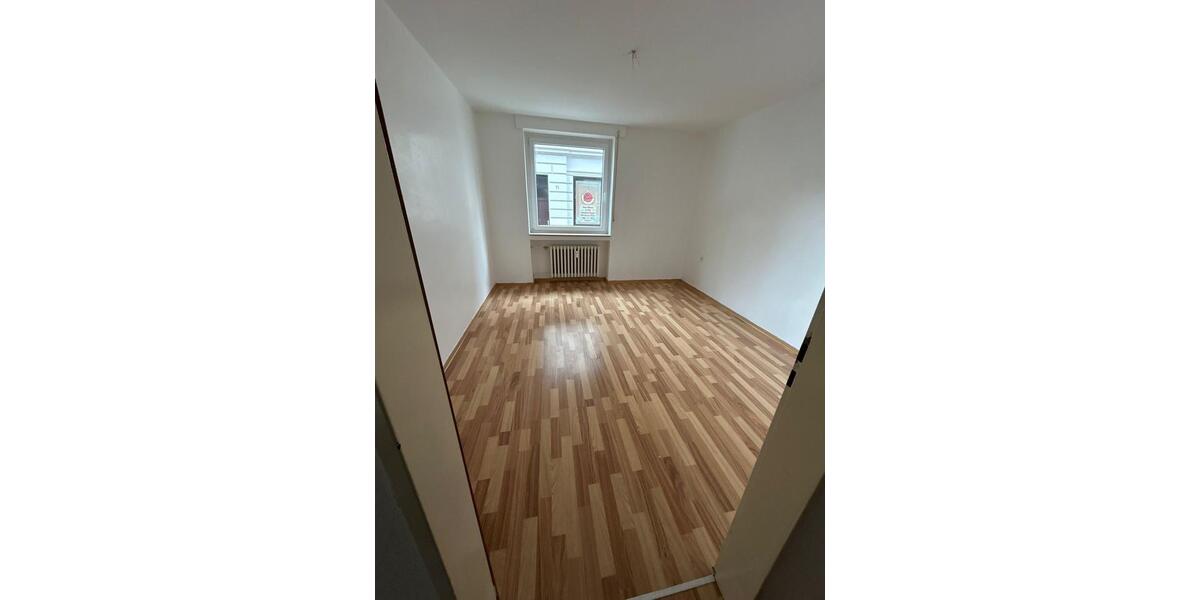 Erdgeschoßwohnung Gelsenkirchen Gelsenkirchen-Mitte - 2 Zimmer, 67 m&sup2;, 700&euro; | Angebot:25981110