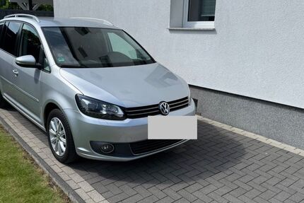 VW Touran 210.000 km 9.900 &euro; Gelsenkirchen 45896