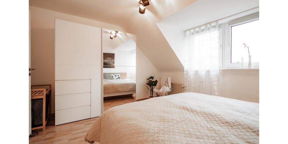 Dachgeschoßwohnung Neuss Augustinusviertel - 2.5 Zimmer, 67 m&sup2;, 1.150&euro; | Angebot:25968665