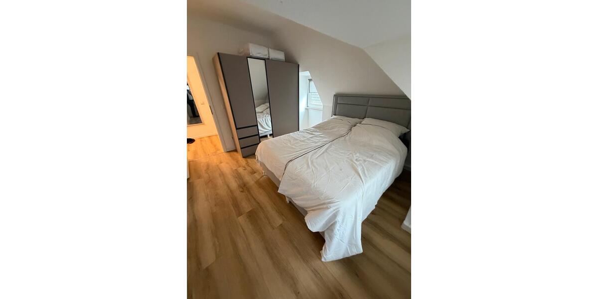 Dachgeschoßwohnung Essen Südviertel - 2.5 Zimmer, 55 m&sup2;, 950&euro; | Angebot:27577459