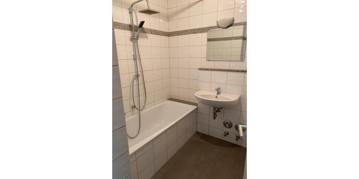 Etagenwohnung Erkrath - 2 Zimmer, 65 m&sup2;, 740&euro; | Angebot:25297500