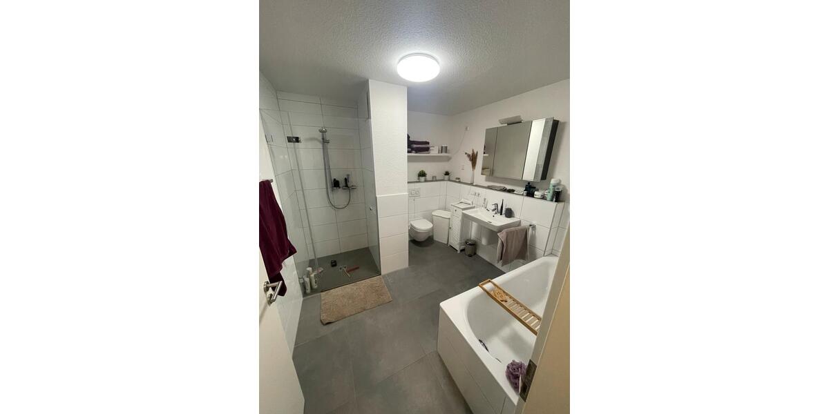 Erdgeschoßwohnung Solingen Höhscheid - 2 Zimmer, 74 m&sup2;, 975&euro; | Angebot:25613723