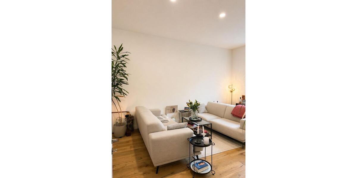 Etagenwohnung Düsseldorf Oberbilk - 3 Zimmer, 108 m&sup2;, 2.200&euro; | Angebot:26327038