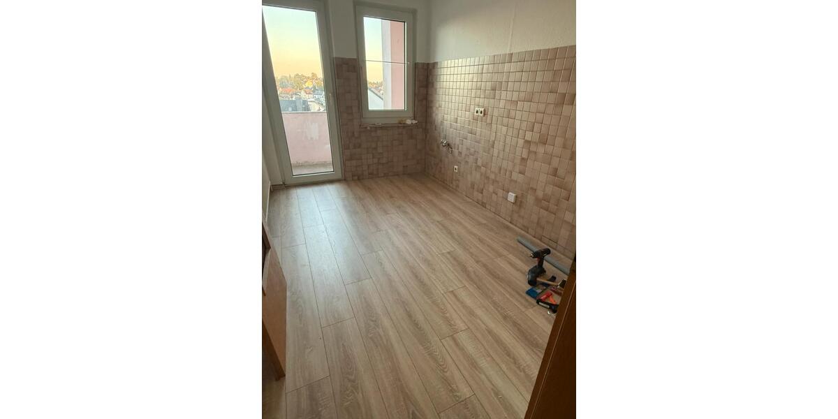 Etagenwohnung Solingen Central - 4 Zimmer, 83 m&sup2;, 1.000&euro; | Angebot:27551977