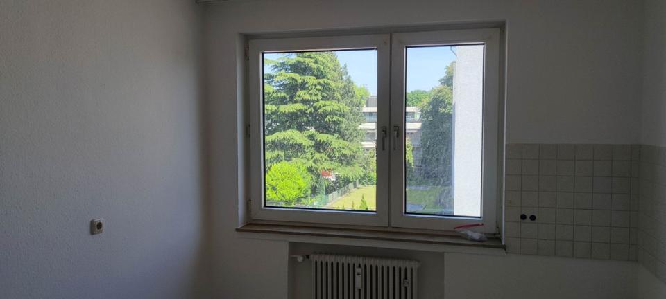 Dachgeschoßwohnung Essen Stadtbezirk VI - 2.5 Zimmer, 48 m&sup2;, 450&euro; | Angebot:24258157