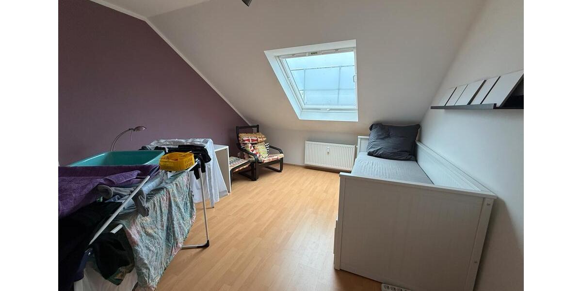 Dachgeschoßwohnung Duisburg Duisburg-Mitte - 3.5 Zimmer, 65 m&sup2;, 119.000&euro; | Angebot:25908168