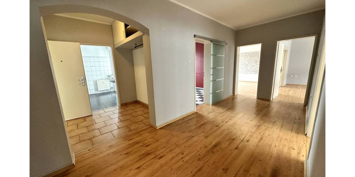 Etagenwohnung Gelsenkirchen Altstadt - 4 Zimmer, 130 m&sup2;, 750&euro; | Angebot:26094164