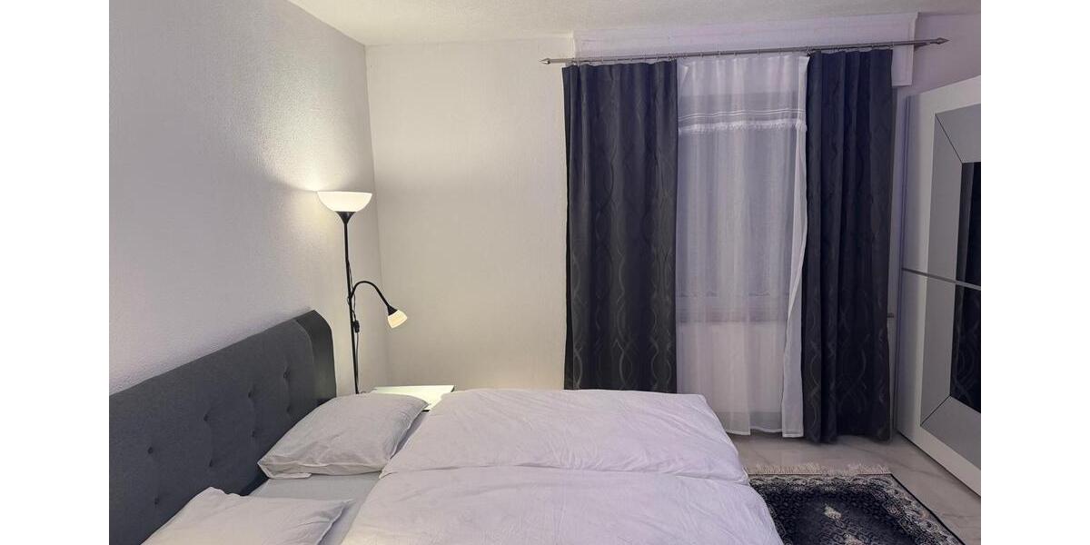 Erdgeschoßwohnung Essen Stadtbezirk V - 18 Zimmer, 60 m&sup2;, 350&euro; | Angebot:25714450