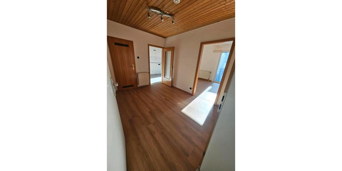 Etagenwohnung Wuppertal Barmen - 2 Zimmer, 64 m&sup2;, 600&euro; | Angebot:25541350