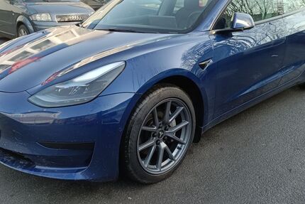 Tesla Model 3 104.800 km 22.999 &euro; Wuppertal 42281