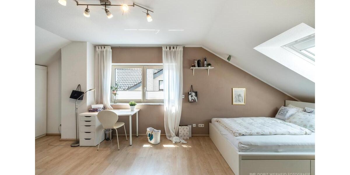 Einfamilienhaus Langenfeld (Rheinland) - 7 Zimmer, 272 m&sup2;, 1.390.000&euro; | Angebot:27168882
