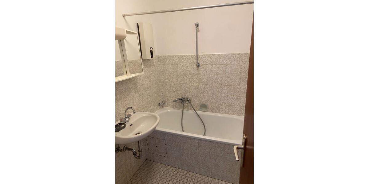 Etagenwohnung Solingen - 2 Zimmer, 51 m&sup2;, 700&euro; | Angebot:27540249