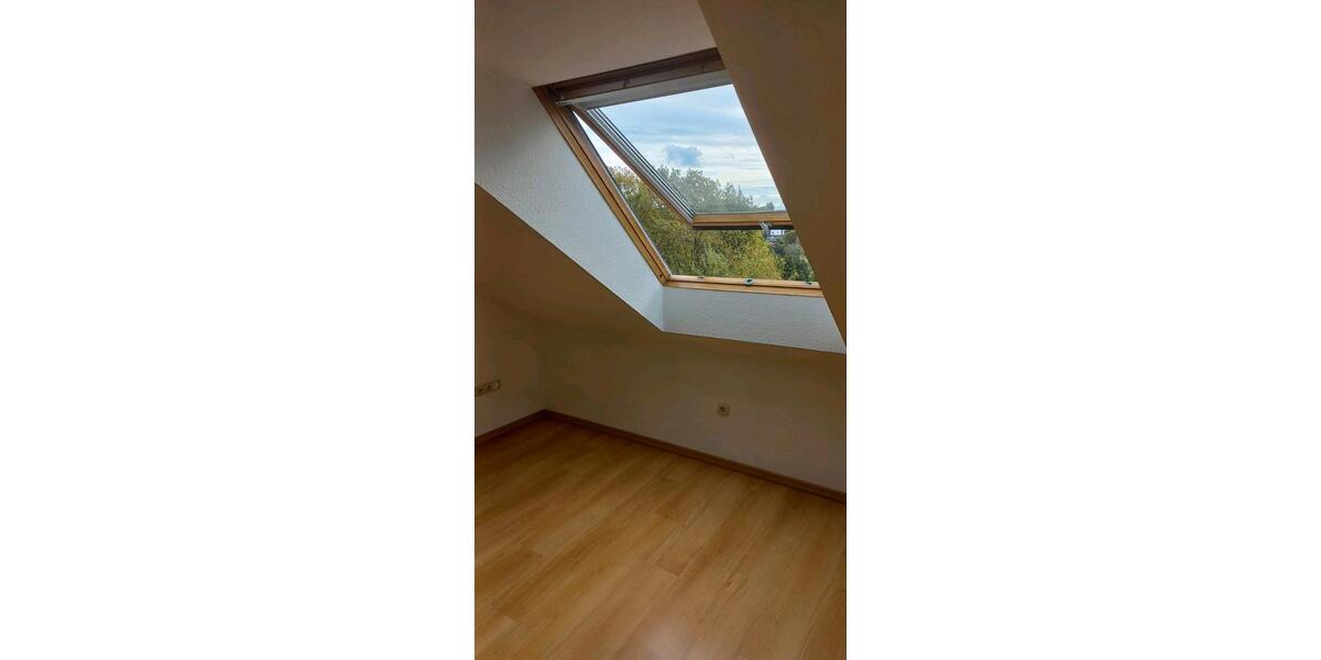 Dachgeschoßwohnung Solingen Höhscheid - 1 Zimmer, 36 m&sup2;, 425&euro; | Angebot:27543470