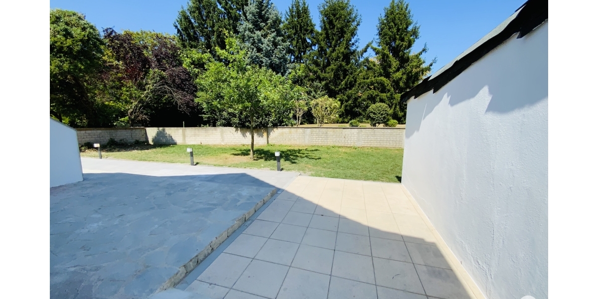Einfamilienhaus mit 5 Zimmern und 2 Bädern, großem Garten ideal für Familien. Komplett saniert! - Einfamilienhaus Düsseldorf / Rath Rath | Angebot:27190569