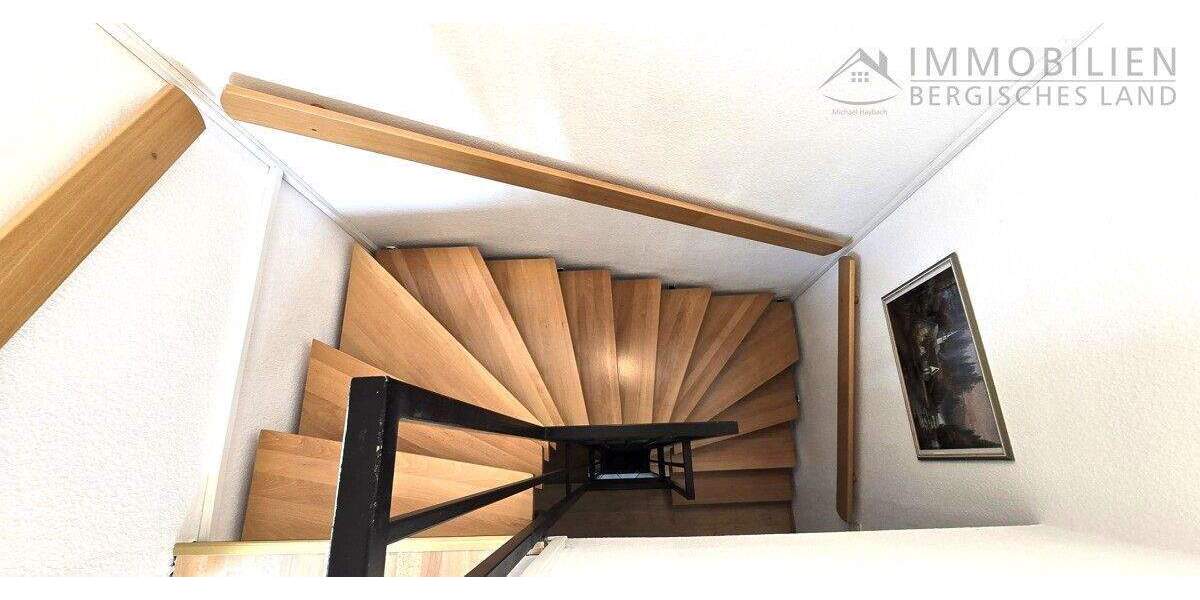 Doppelhaushälfte Hückeswagen Wiehagen - 5 Zimmer, 120 m&sup2;, 425.000&euro; | Angebot:25800230