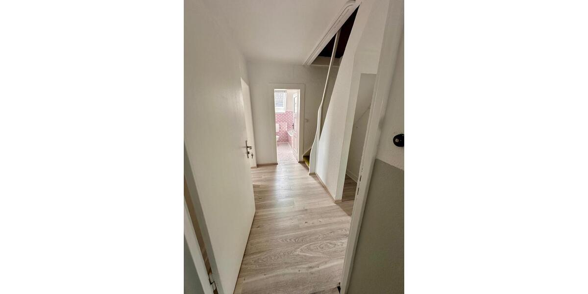 Dachgeschoßwohnung Solingen Ohligs - 3 Zimmer, 60 m&sup2;, 650&euro; | Angebot:27583768