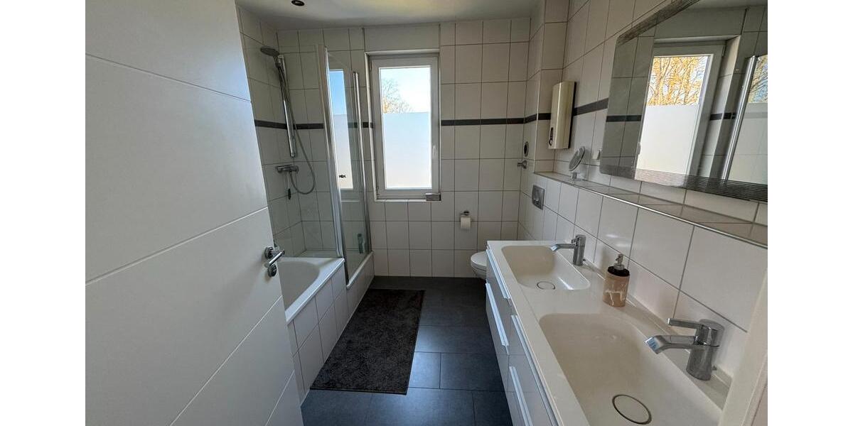 Dachgeschoßwohnung Oberhausen Alstaden - 3.5 Zimmer, 84 m&sup2;, 270.000&euro; | Angebot:27415984