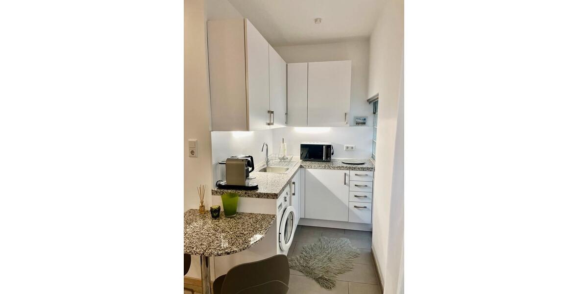 Hochparterre Düsseldorf Stadtbezirk 3 - 1 Zimmer, 26 m&sup2;, 1.090&euro; | Angebot:25960305