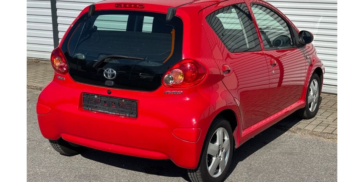 Toyota Aygo (X) 108.220 km 3.990 &euro; Solingen 42719