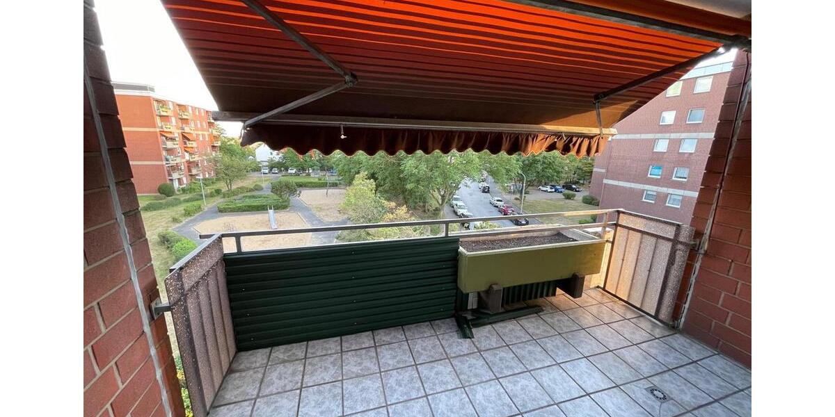Etagenwohnung Duisburg Huckingen - 3 Zimmer, 92 m&sup2;, 1.050&euro; | Angebot:27586893
