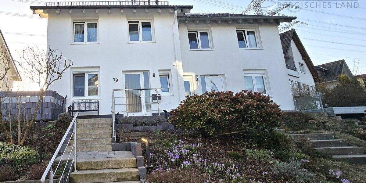 Doppelhaushälfte Hückeswagen Wiehagen - 5 Zimmer, 120 m&sup2;, 425.000&euro; | Angebot:25800230