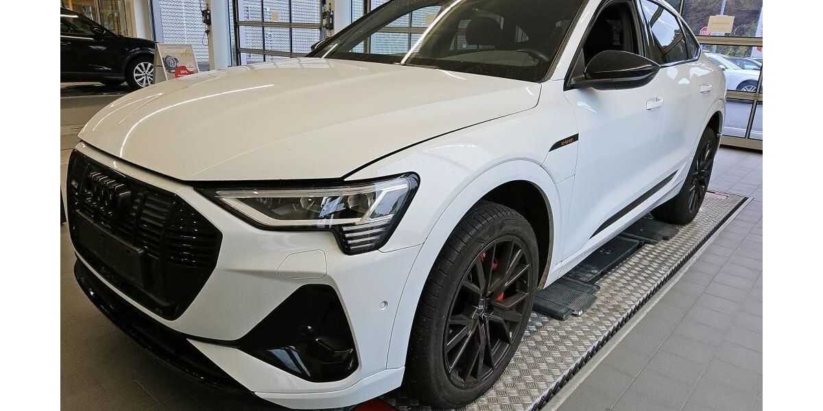 Audi e-tron 26.690 km 29.500 &euro; Hagen 58091