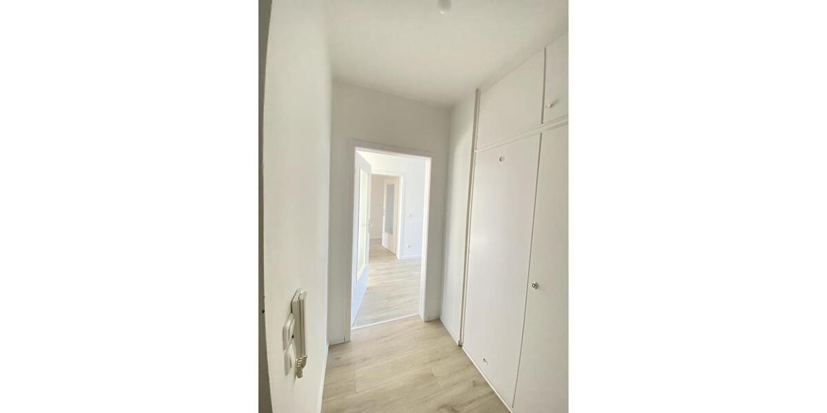 Etagenwohnung Solingen - 3 Zimmer, 73 m&sup2;, 779&euro; | Angebot:24489867