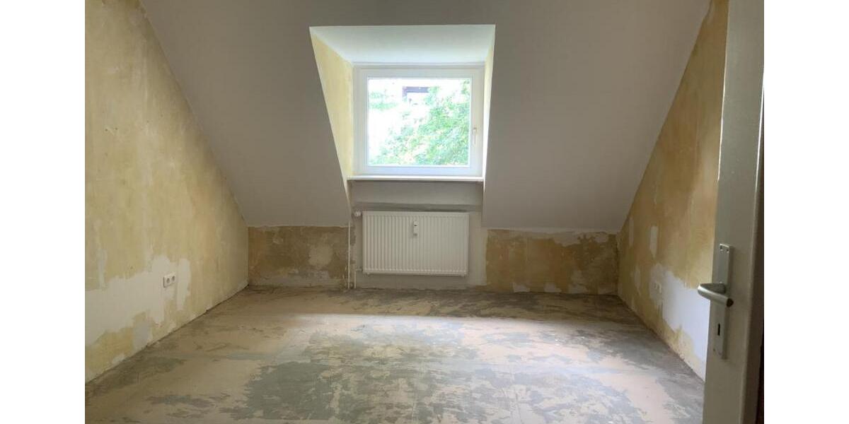 Dachgeschoßwohnung Gelsenkirchen Gelsenkirchen-Mitte - 5 Zimmer, 100 m&sup2;, 829&euro; | Angebot:25853502