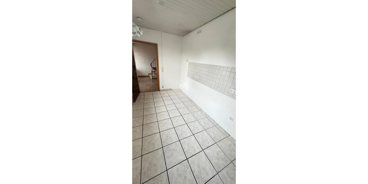 Reihenhaus Meerbusch Kierst - 5.5 Zimmer, 135 m&sup2;, 1.700&euro; | Angebot:26475248