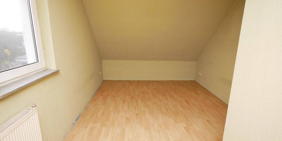Etagenwohnung Gelsenkirchen Hassel - 3 Zimmer, 123 m&sup2;, 660&euro; | Angebot:25747877