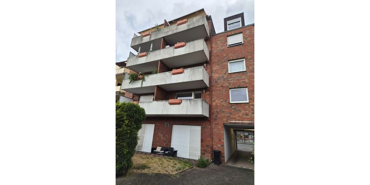 Renovierte 2,5 Zimmer-Wohnung mit Aufzug, Balkonkraftwerk, Video-Sprechanlage, Garage (Warmmiete: 965 + 100 Garage) - Etagenwohnung Duisburg Meiderich | Angebot:27473556