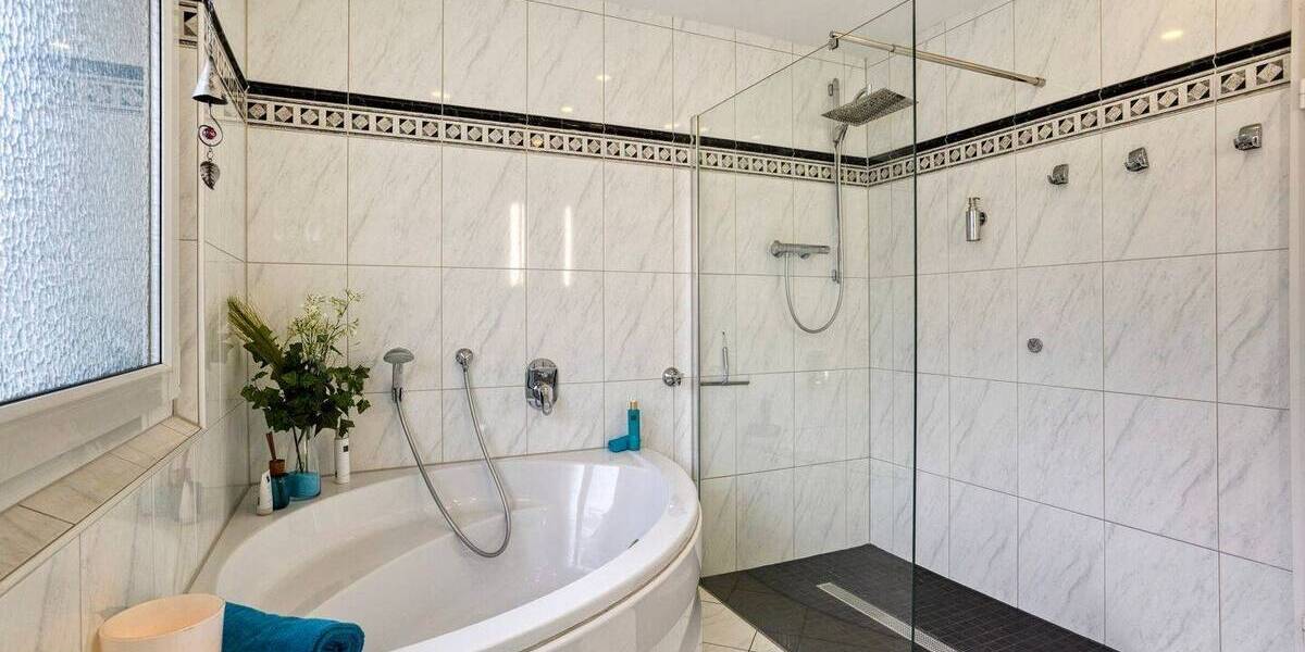 Reihenendhaus Mülheim an der Ruhr Mitte-Ost - 7 Zimmer, 184 m&sup2;, 559.000&euro; | Angebot:25799172