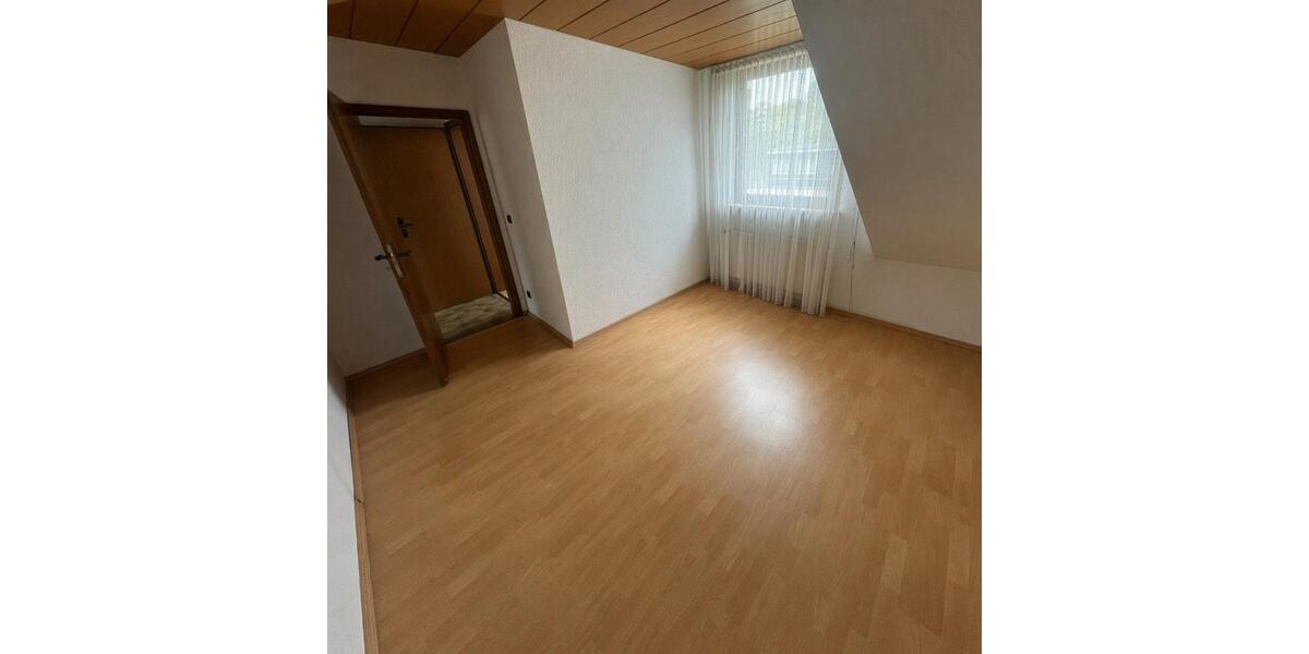 Dachgeschoßwohnung Bochum Günnigfeld - 3 Zimmer, 107 m&sup2;, 695&euro; | Angebot:27533094