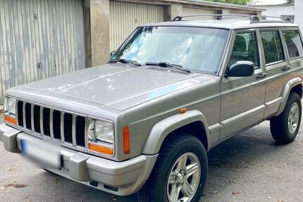 Jeep Cherokee 198.000 km 7.490 &euro; Gelsenkirchen 45897