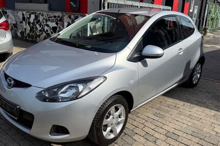 Mazda 2 99.000 km 3.490 &euro; Essen 45143