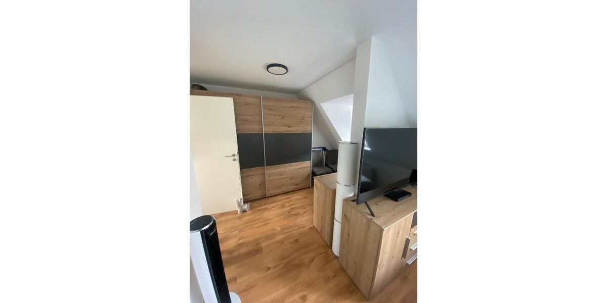 Dachgeschoßwohnung Remscheid Gemarkung Bergisch Born - 3 Zimmer, 85 m&sup2;, 1.170&euro; | Angebot:25851917