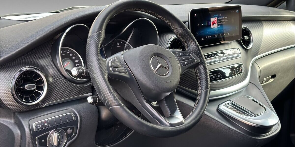 Mercedes-Benz V 300 d 4M lang AMG Leder Mbux StdHz AHK 19` 72.244 km 54.400 &euro; Wuppertal 42327