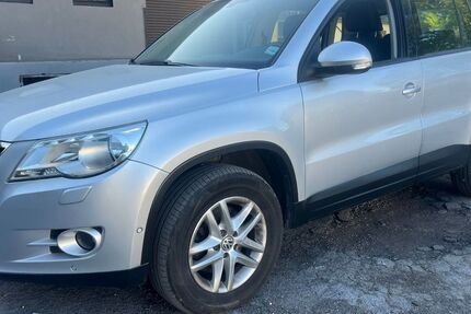 VW Tiguan 246.000 km 4.500 &euro; Oberhausen 46045