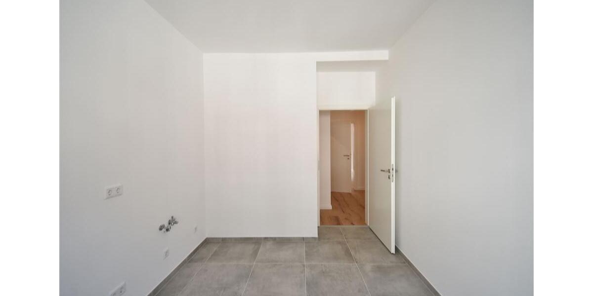 Etagenwohnung Düsseldorf Heerdt - 2 Zimmer, 93 m&sup2;, 1.795&euro; | Angebot:23214032