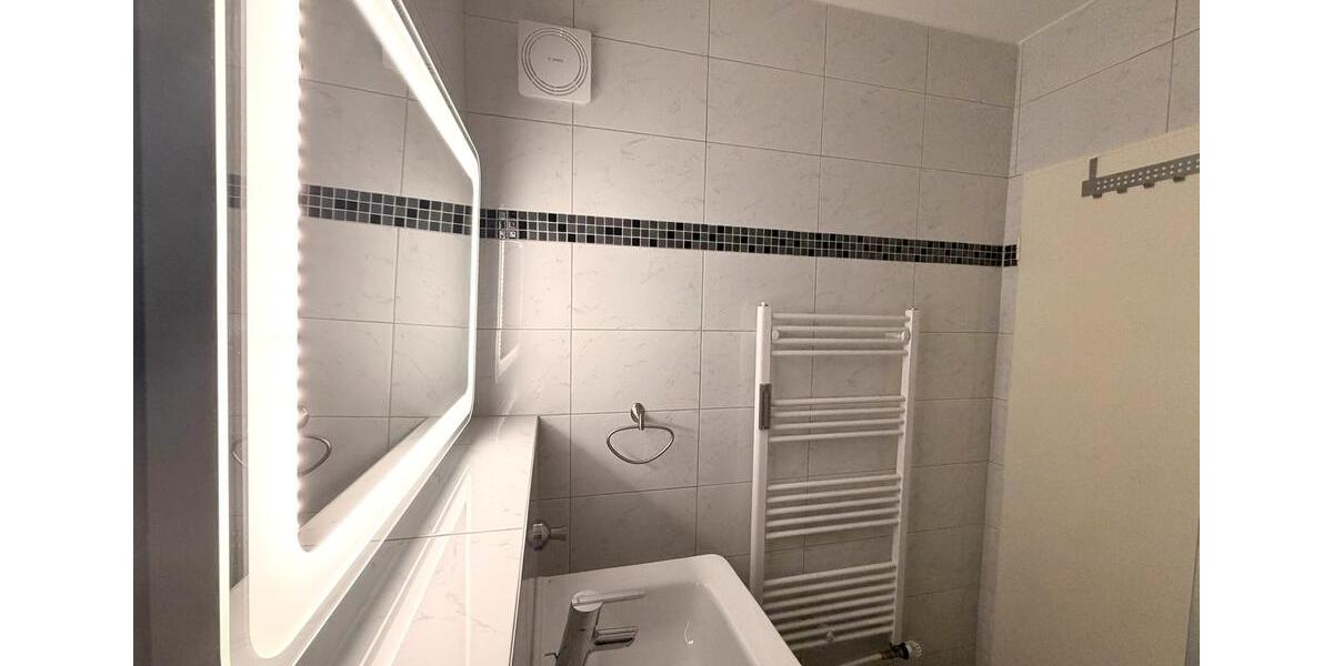 Etagenwohnung Düsseldorf Stadtbezirk 8 - 2 Zimmer, 51 m&sup2;, 1.000&euro; | Angebot:25304057