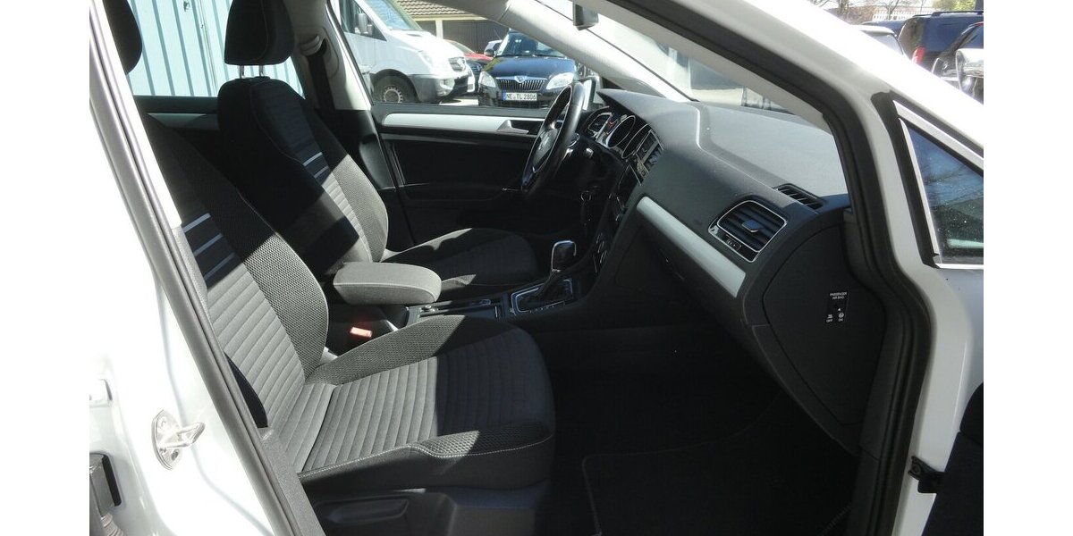 VW Golf Cup 1,4 BMT, DGS, Klimatr.SHZ.PDC V+H 147.000 km 10.950 &euro; Neuss 41462