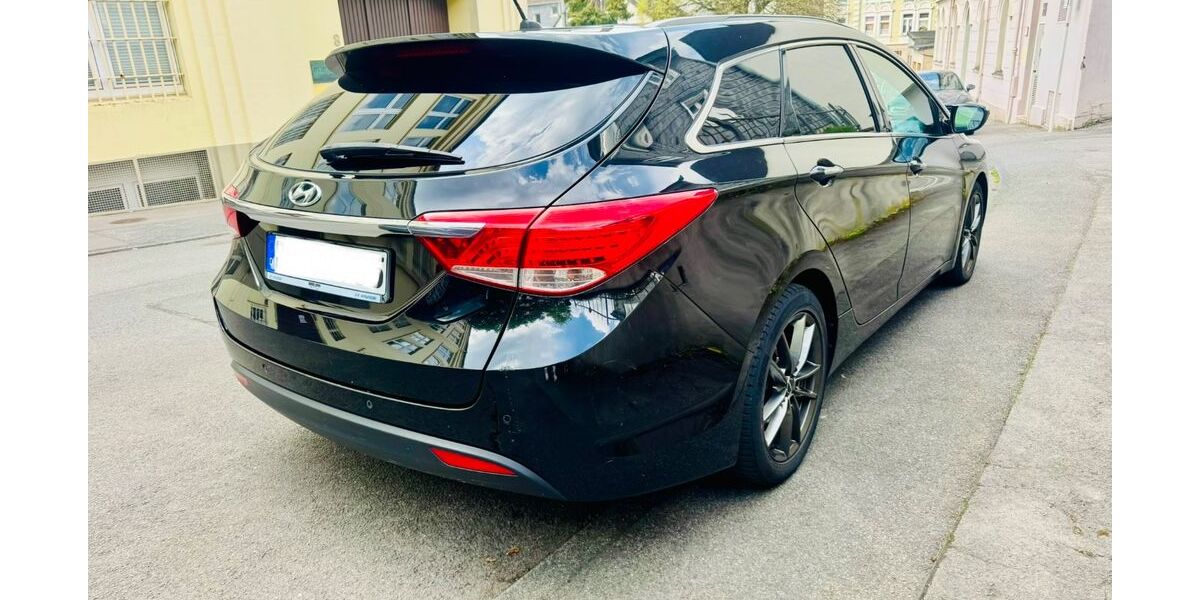 Hyundai i40 239.000 km 4.600 &euro; Wuppertal 42389