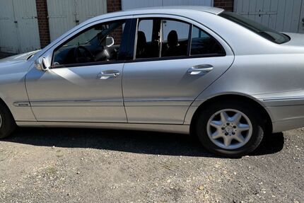 Mercedes-Benz C 180 92.000 km 4.555 &euro; Oberhausen 46119