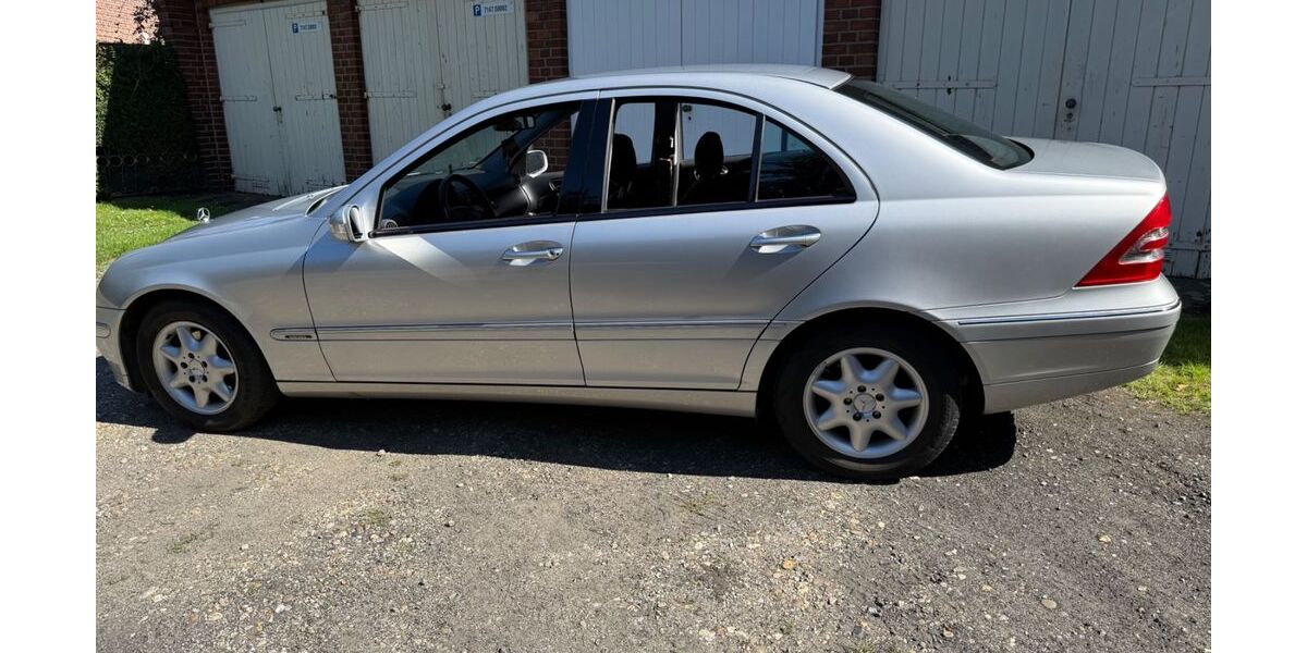 Mercedes-Benz C 180 92.000 km 4.555 &euro; Oberhausen 46119