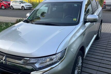 Mitsubishi Plug-in Hybrid Outlander 43.000 km 21.800 &euro; Oberhausen 46147