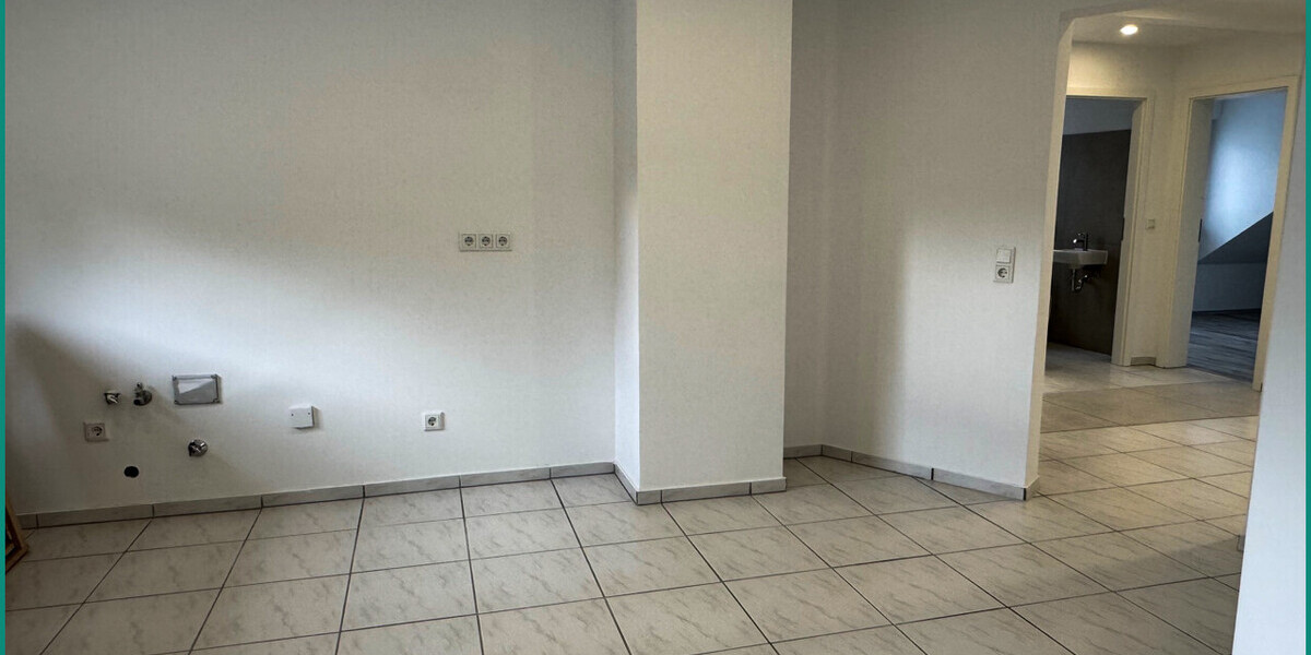 ERSTBEZUG NACH MODERNISIERUNG: HELLE 3-ZIMMER-WOHNUNG IM 2-FAM.-HAUS IN GUTER WOHNLAGE VON RADEVORMWALD - Dachgeschoßwohnung Radevormwald | Angebot:27070197