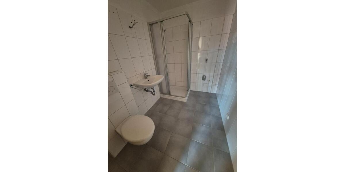 Dachgeschoßwohnung Duisburg Rheinhausen - 2 Zimmer, 64 m&sup2;, 450&euro; | Angebot:27585770