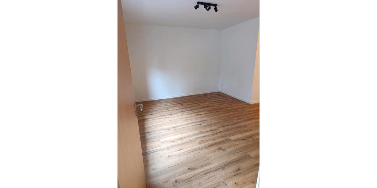 Erdgeschoßwohnung Velbert Pöthen - 1.5 Zimmer, 45 m&sup2;, 400&euro; | Angebot:27582550